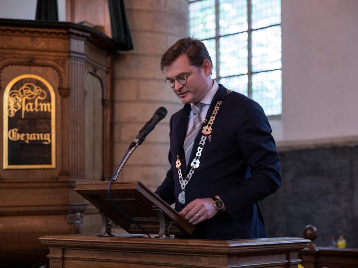 4 mei herdenkingstoespraak burgemeester Constantijn Jansen op de Haar van gemeente Kapelle