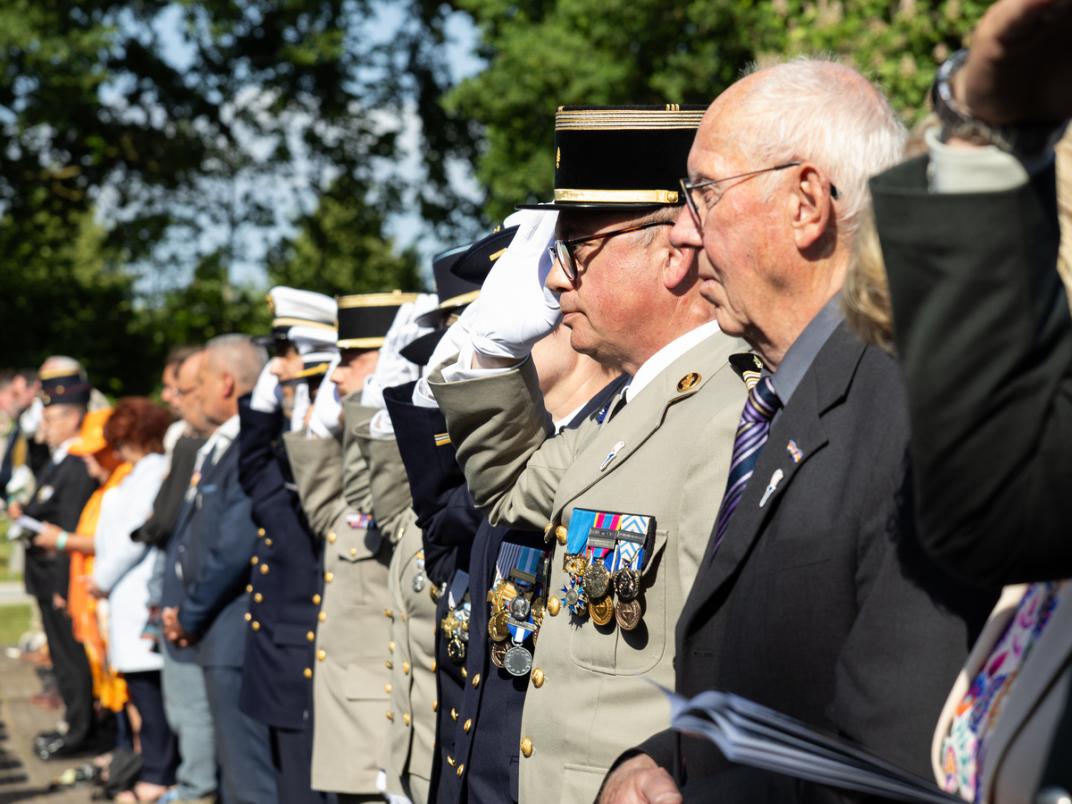 Genodigden tijdens de Franse Herdenking