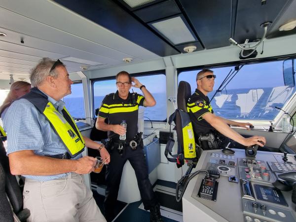 Burgemeester in stuurhut waterpolitie